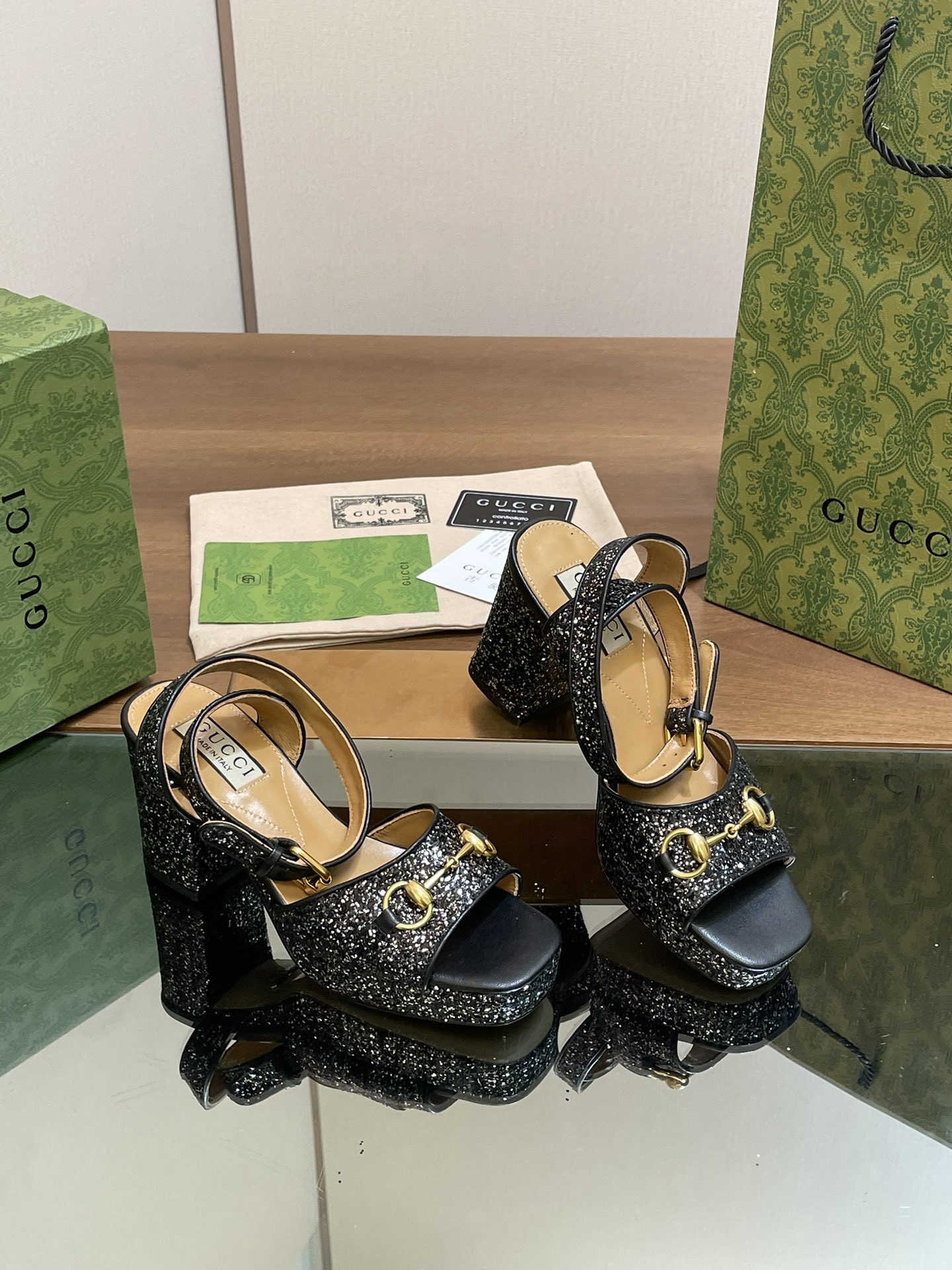 UA GUCCI HORSEBIT PLATFORM SANDAL