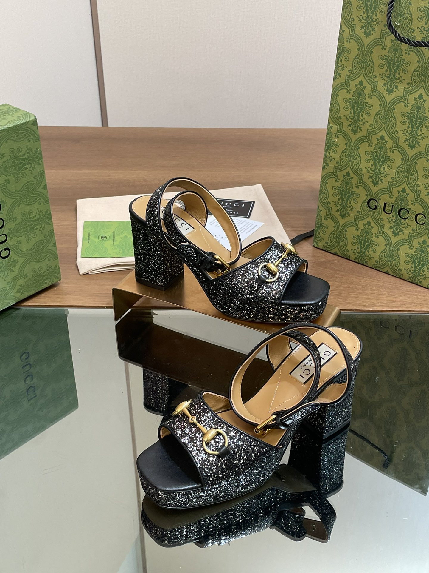 UA GUCCI HORSEBIT PLATFORM SANDAL