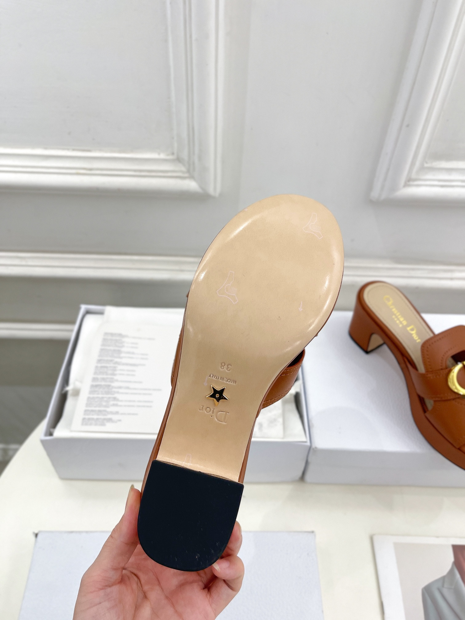 UA DIOR 30 Montaigne Platform Slide