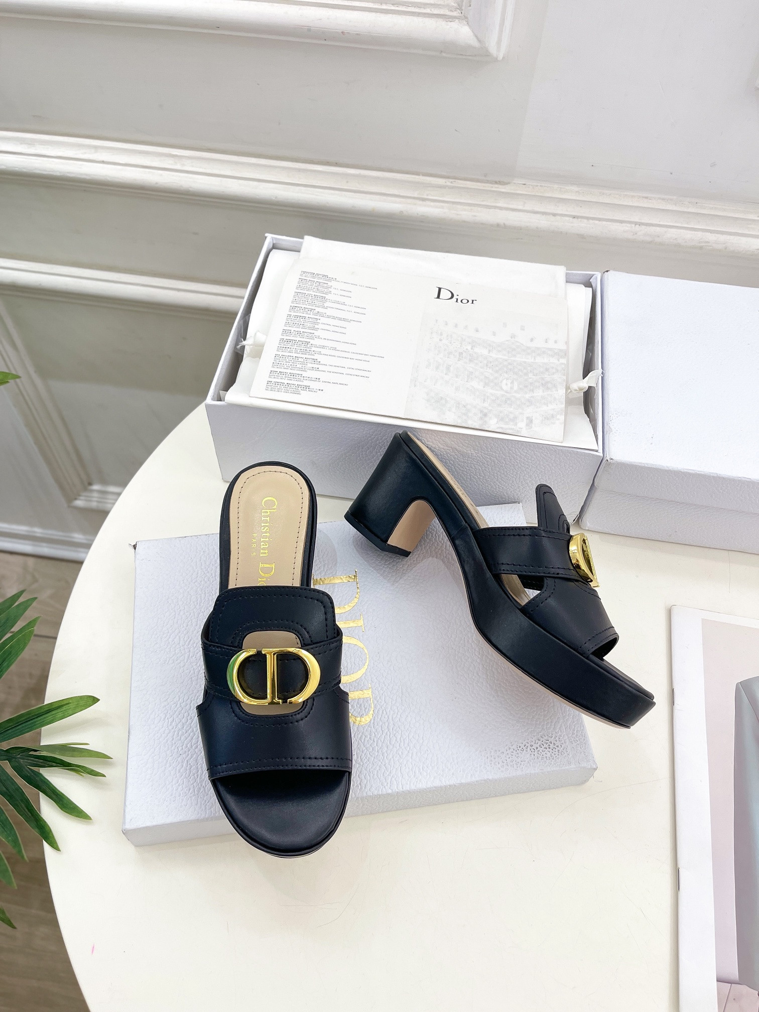 UA DIOR 30 Montaigne Platform Slide