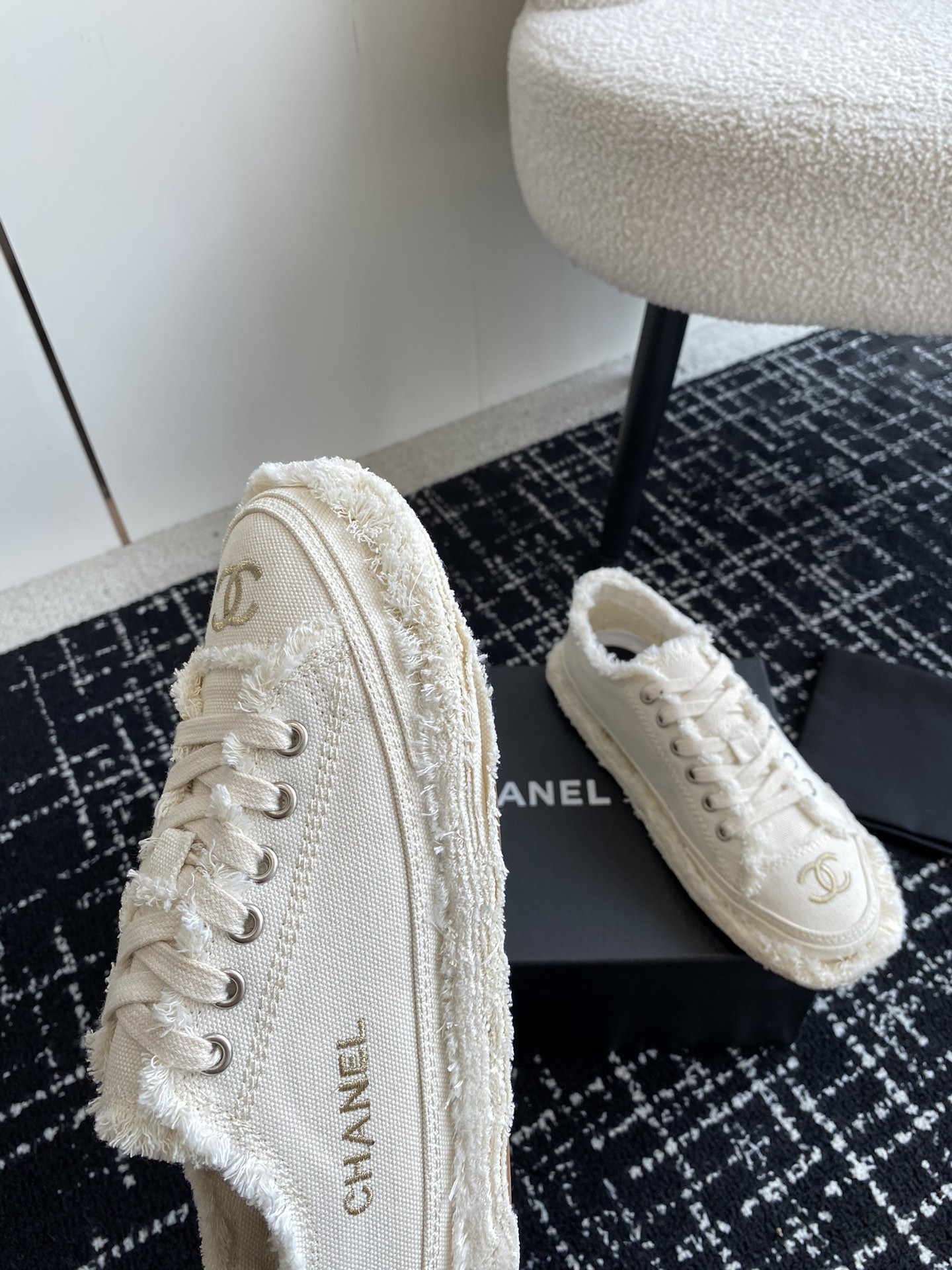 UA CHANEL SNEAKER