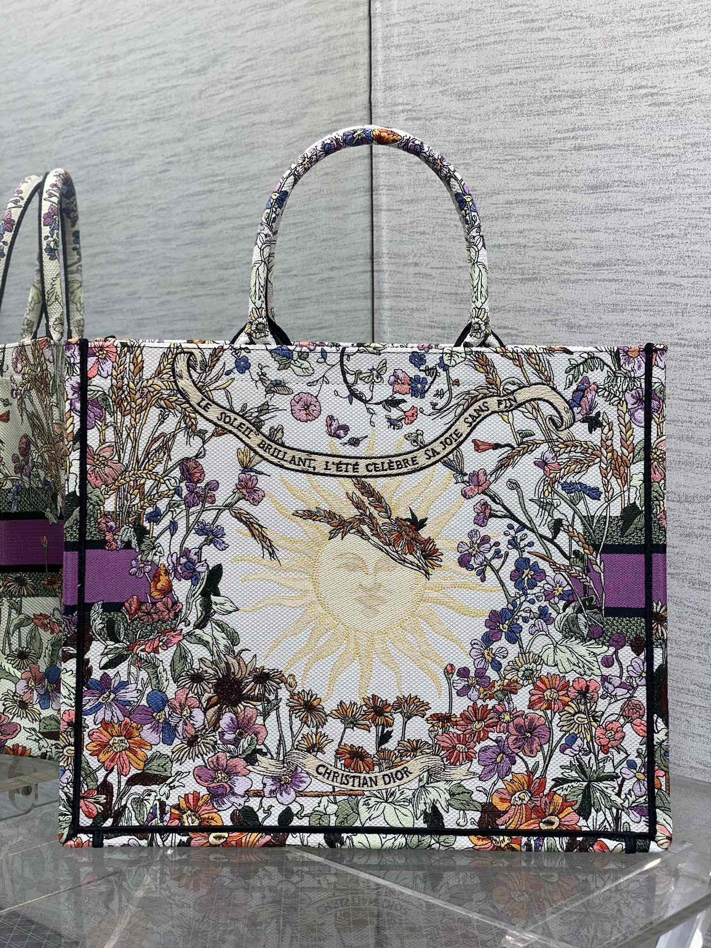 Dior Book Tote  Ecru Multicolor Dior 4 Saisons Été Soleil Embroidery 42 x18 x35cm