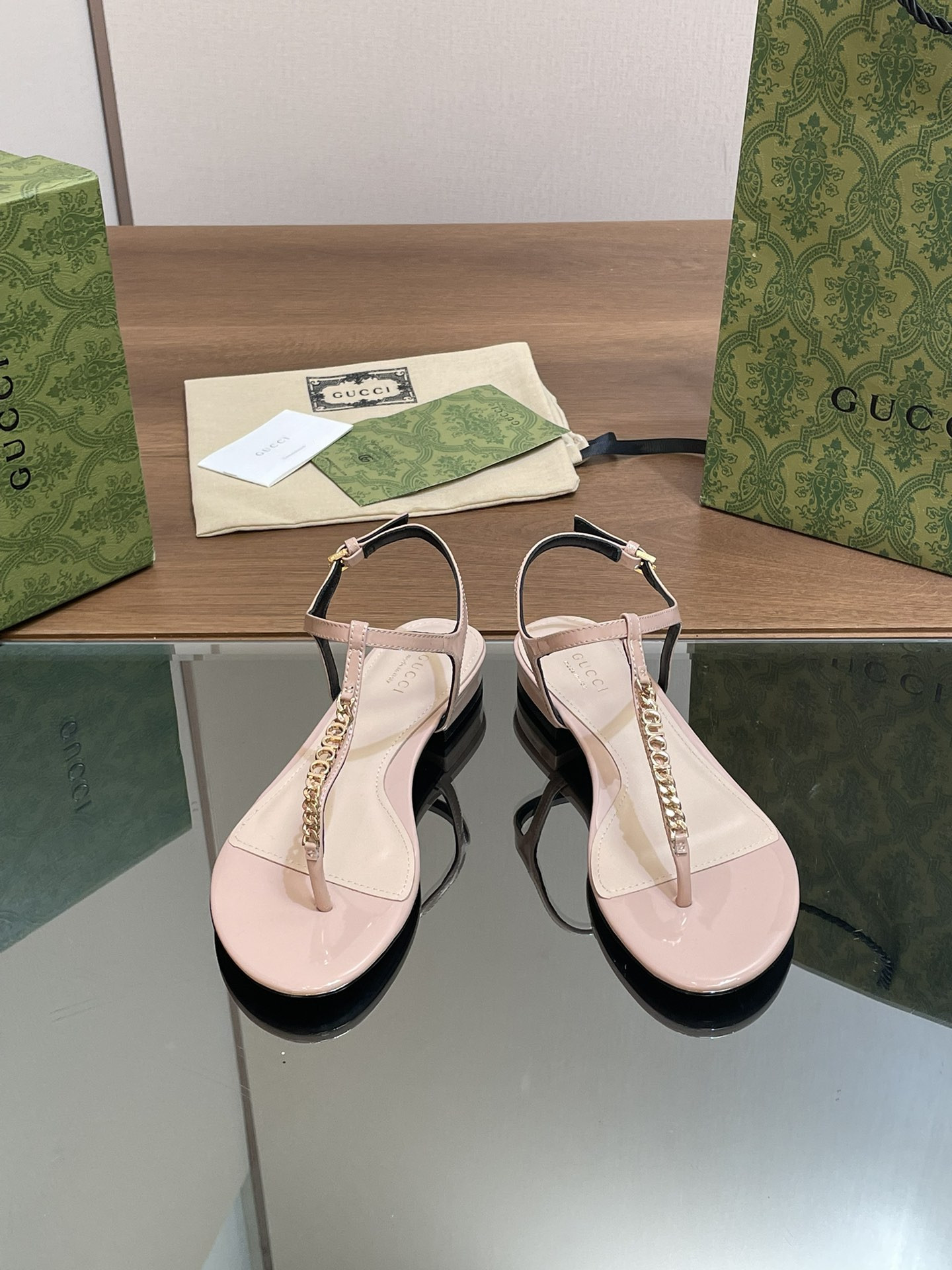 UA GUCCI SIGNORIA THONG SANDAL