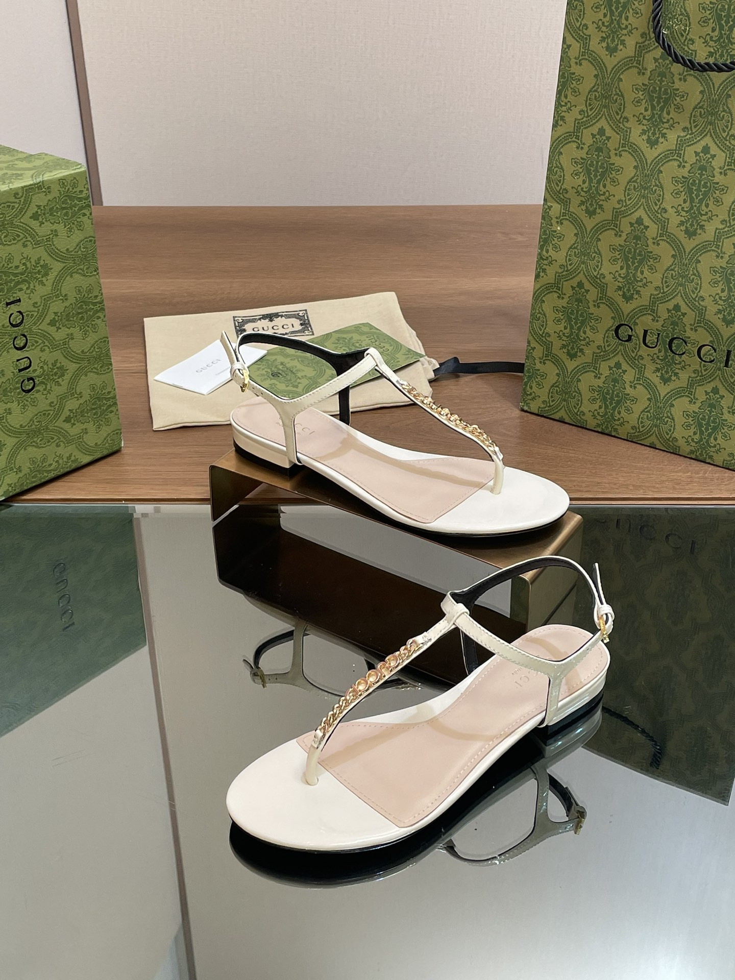 UA GUCCI SIGNORIA THONG SANDAL