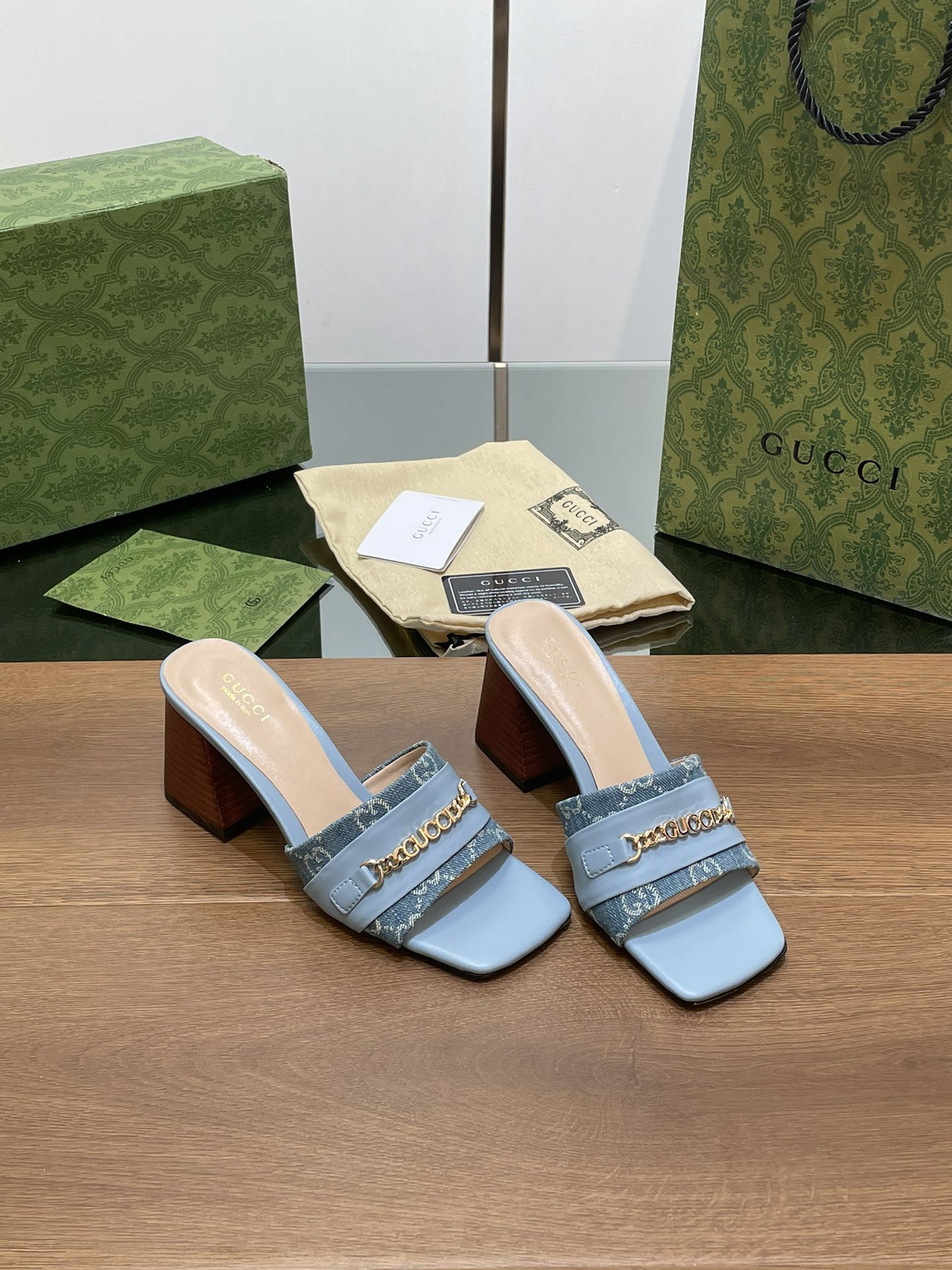 UA GUCCI SIGNORIA SLIDE SANDAL