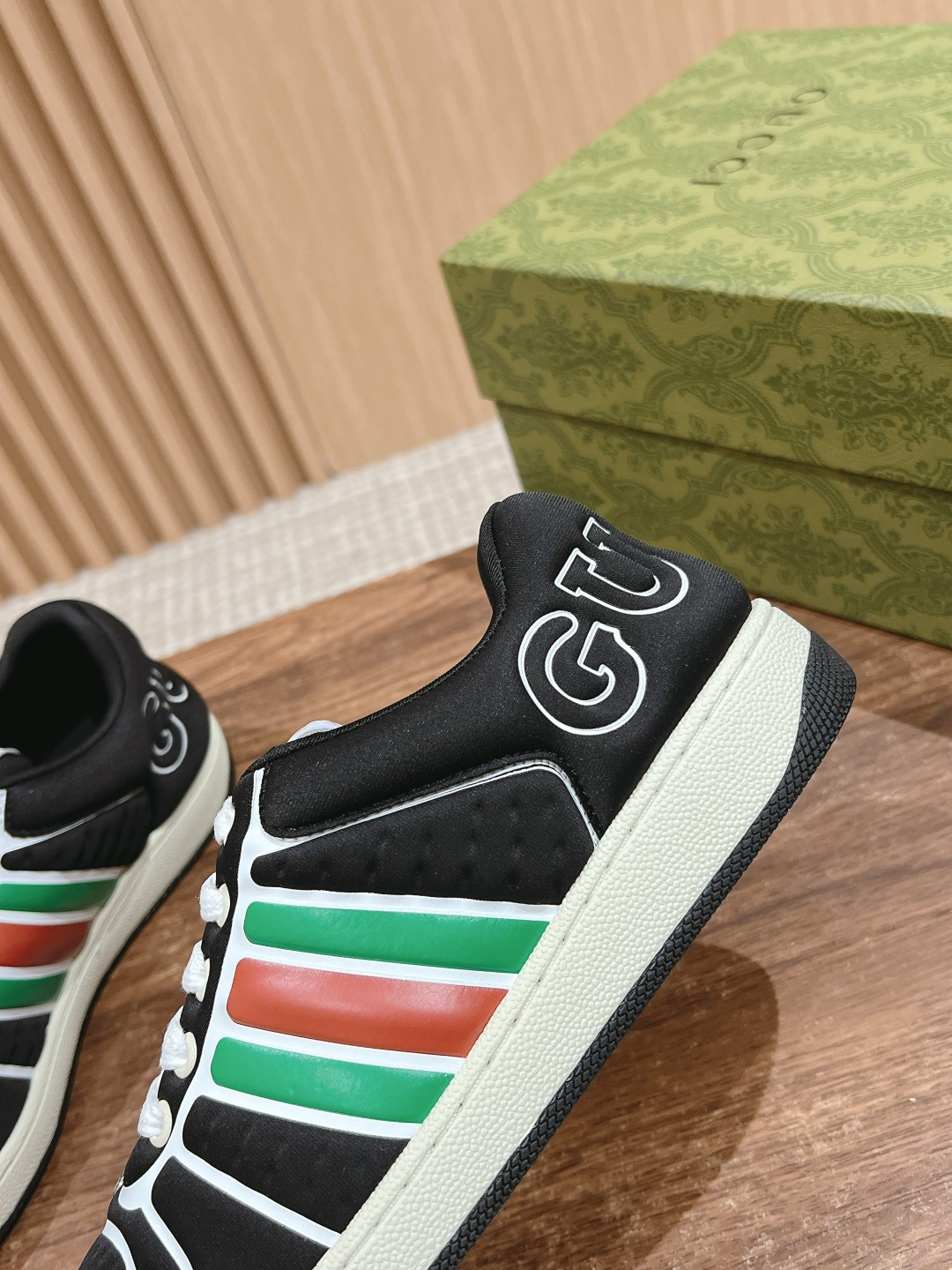 UA GUCCI SCREENER SNEAKER WITH WEB