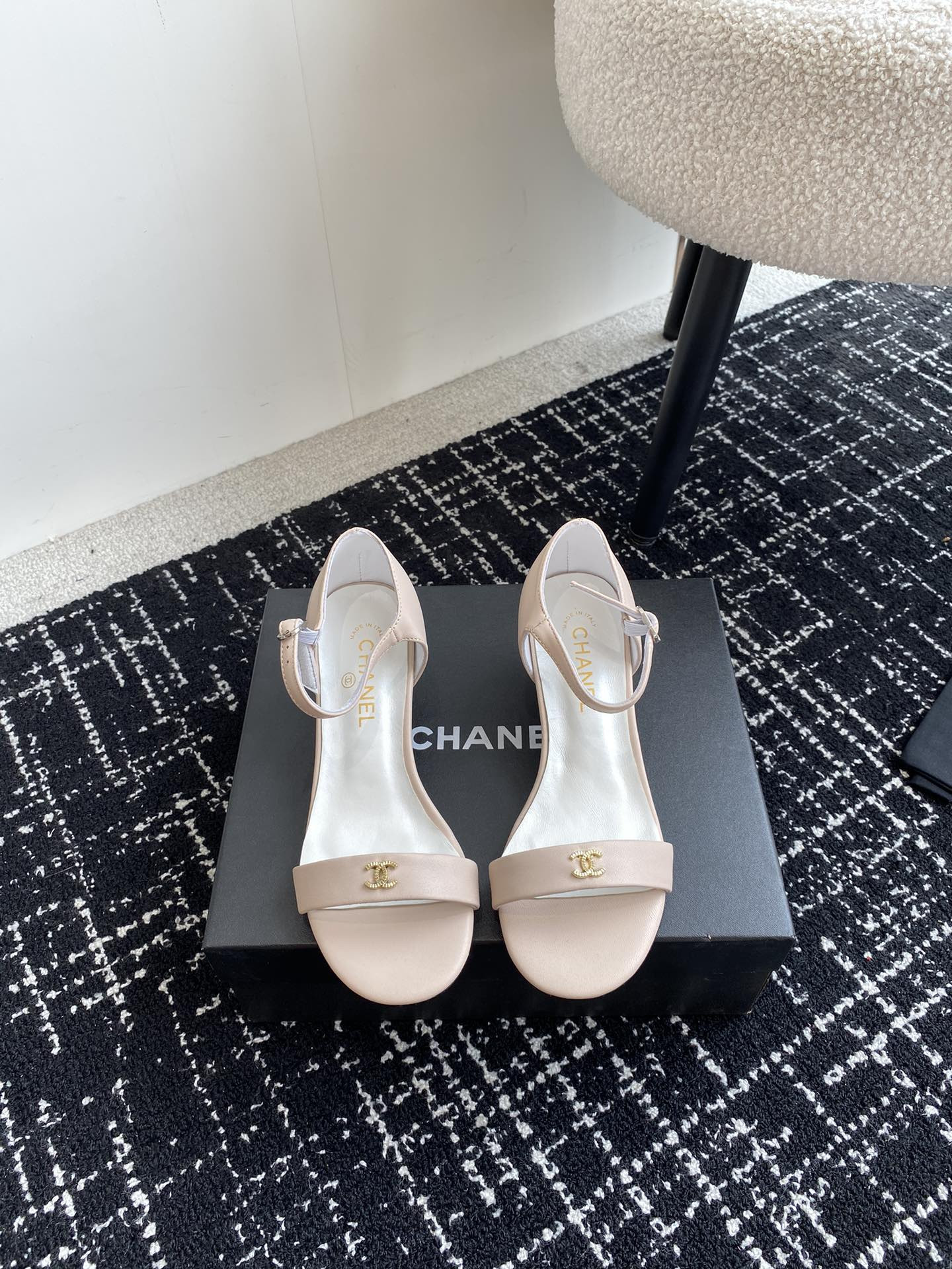 UA CHANEL  SANDALS