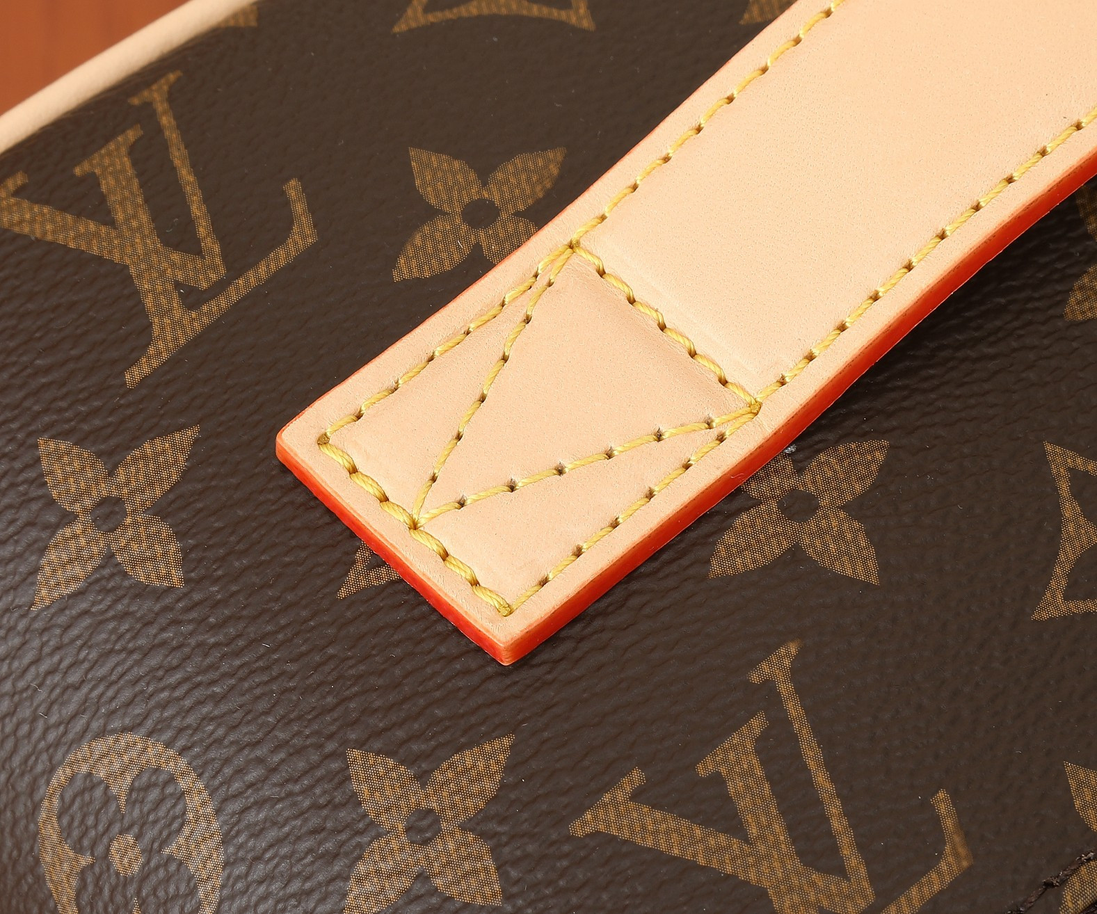 LV Toiletry Bag M11750 9.4 x 5.1 x 5.1 inches