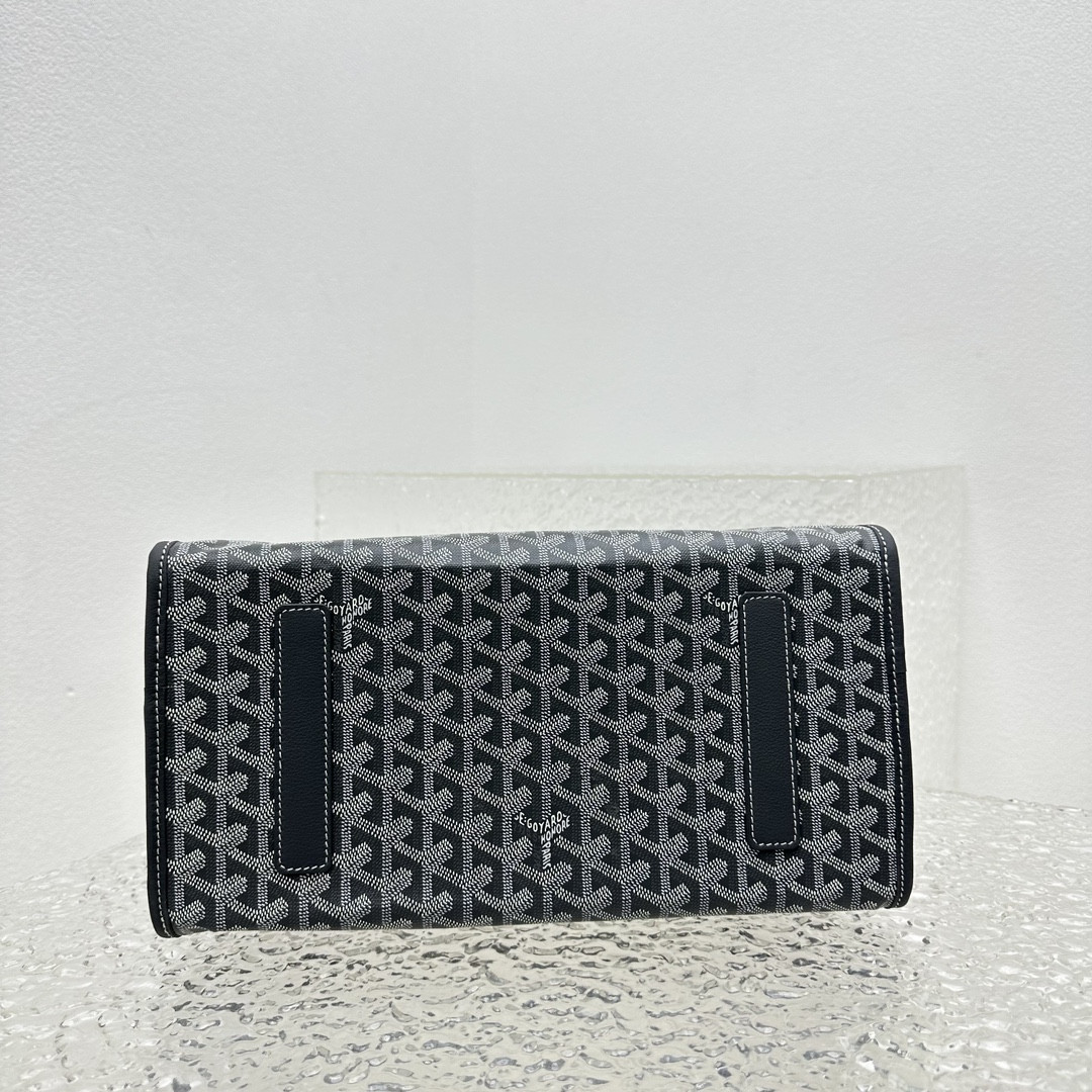 Goyard Saint Léger 37 cm x 15 cm x 34 cm