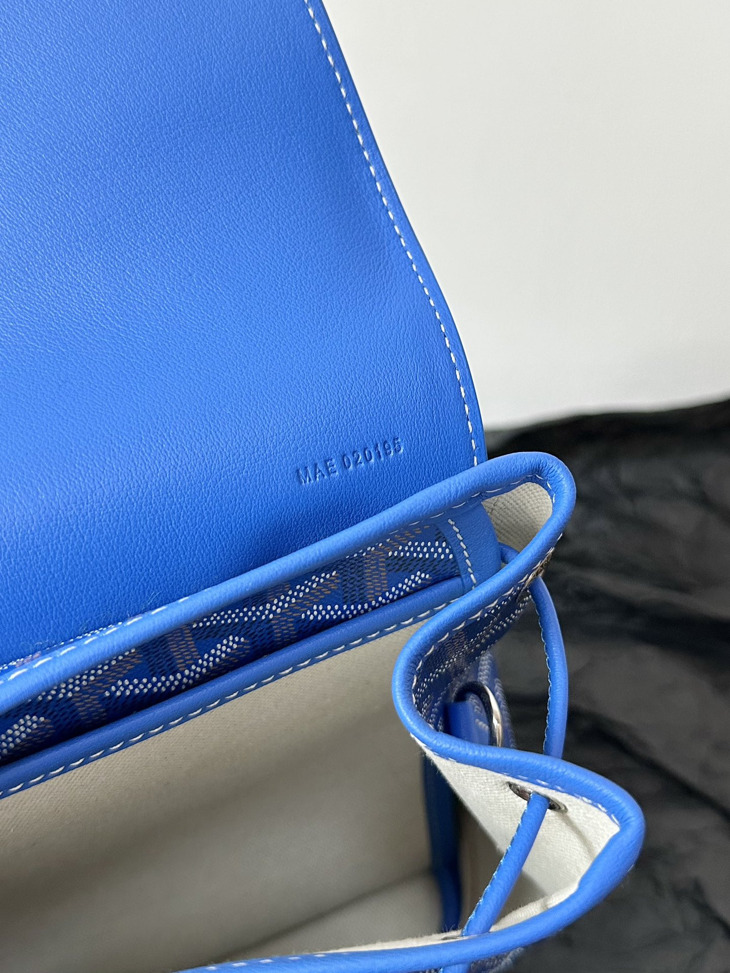 Goyard Mini Alpin 23 cm x 9.5 cm x 19 cm