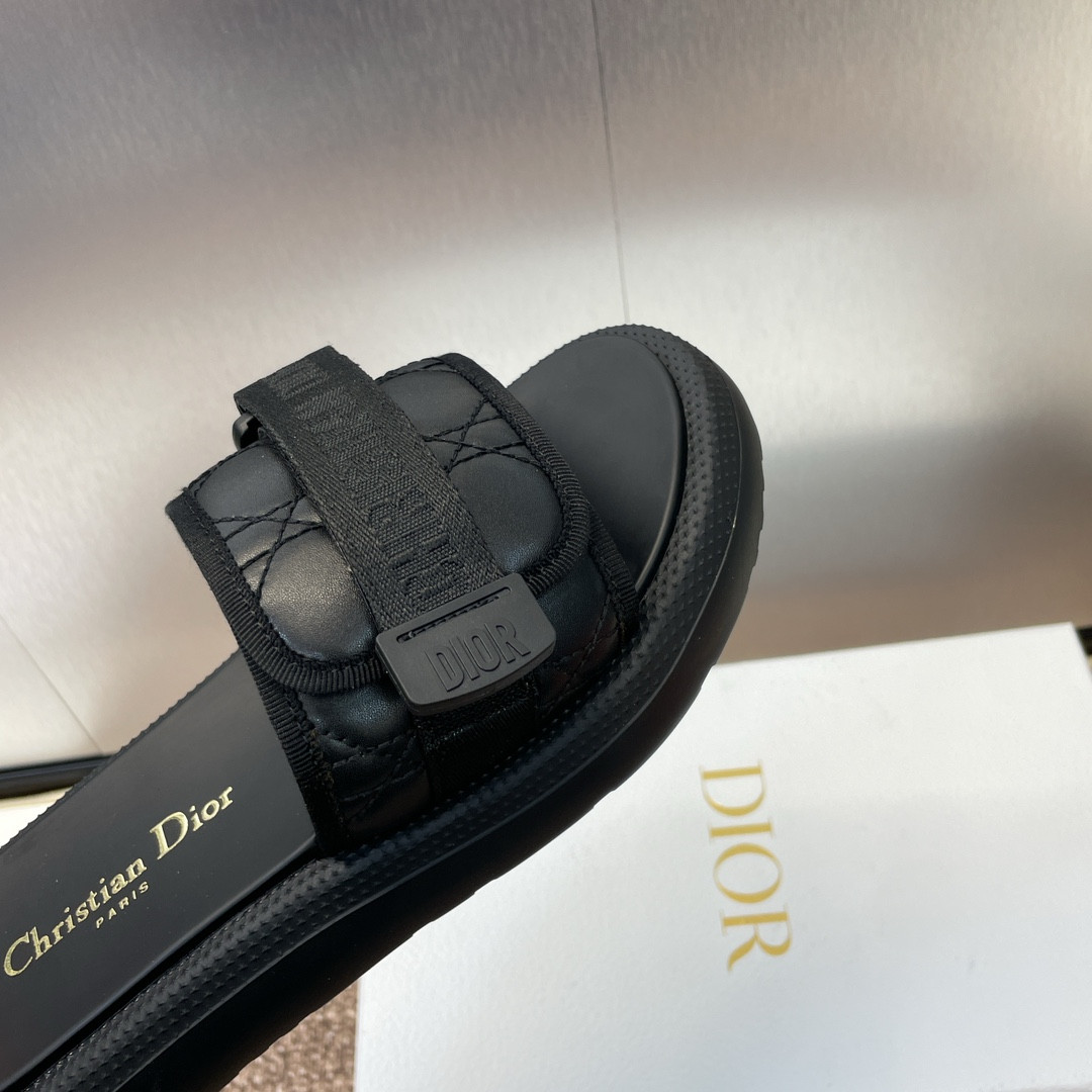 UA DIOR Dioriviera Dio(r)evolution Slide