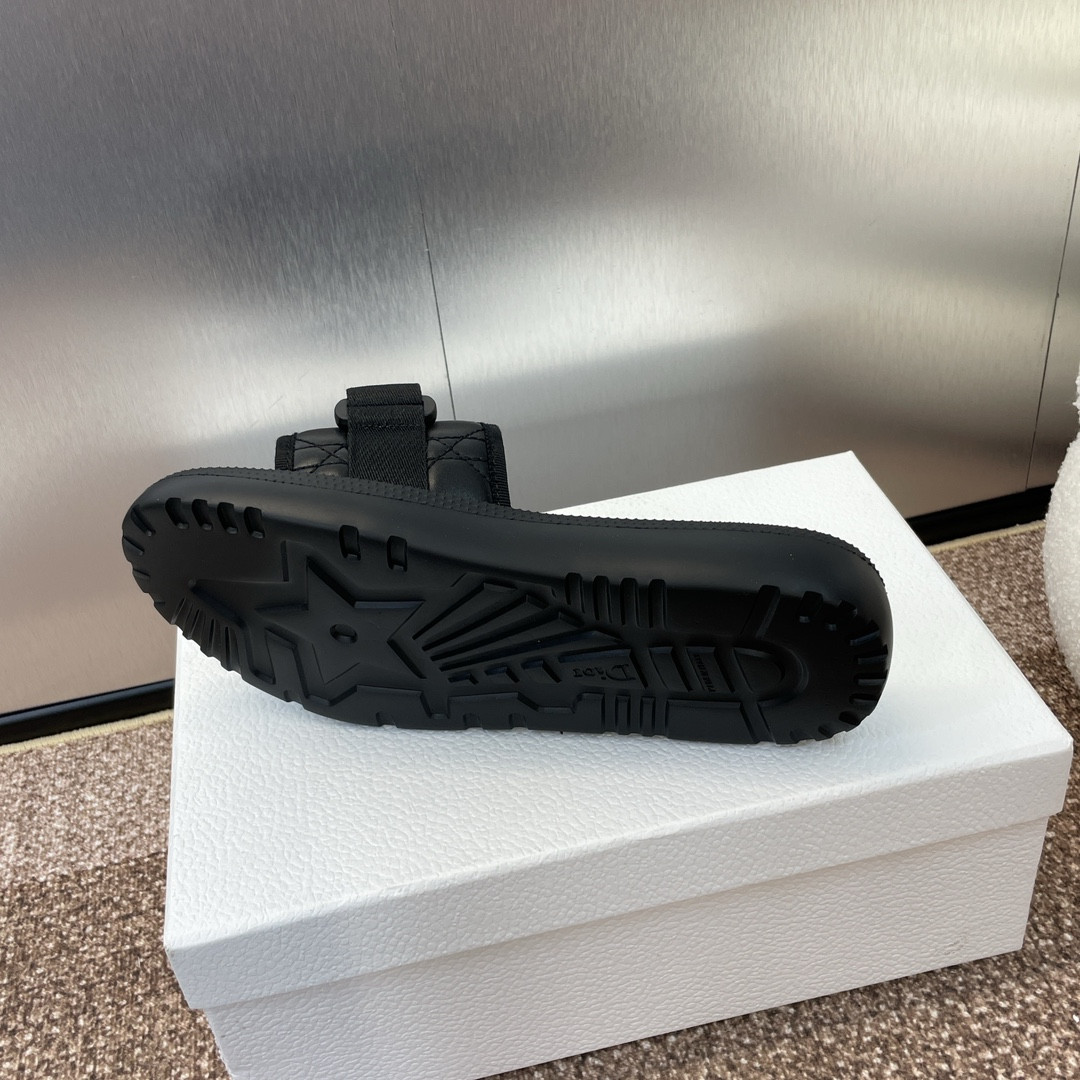 UA DIOR Dioriviera Dio(r)evolution Slide