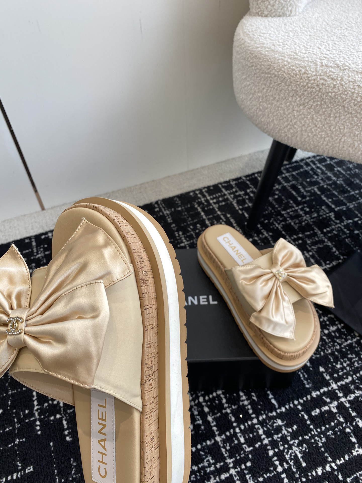 UA CHANEL PLATFORM SLIDES