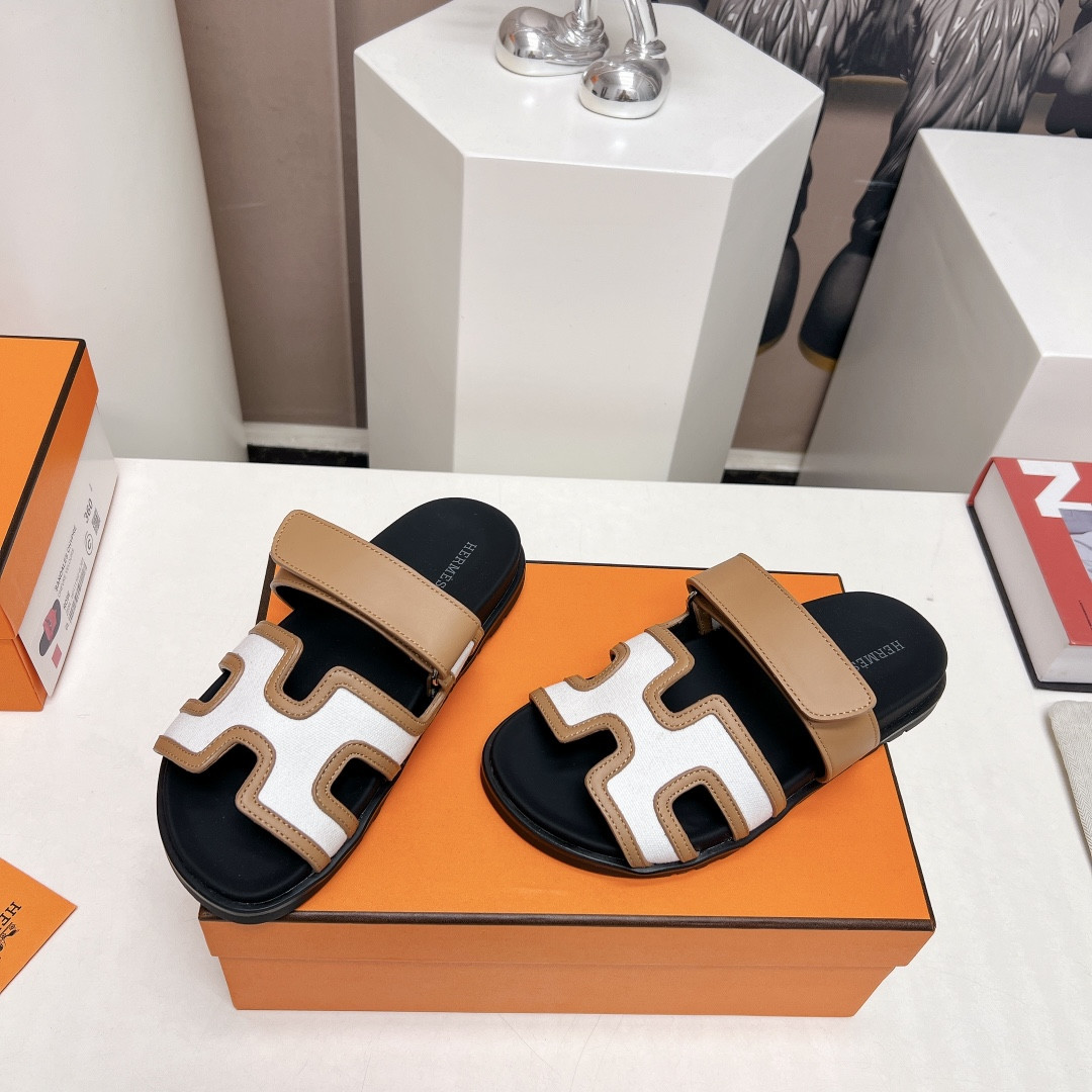 UA Hermès Chypre sandal