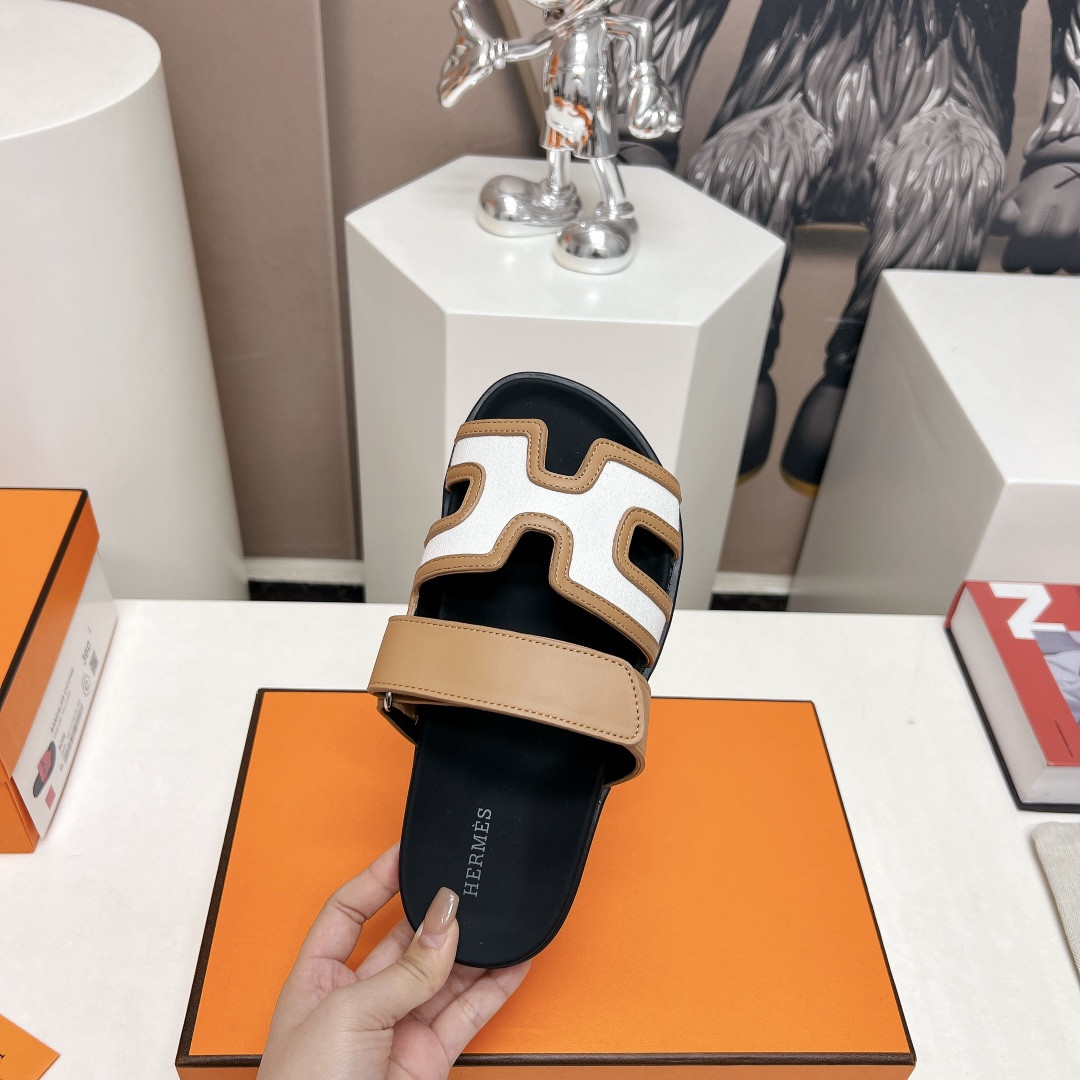 UA Hermès Chypre sandal