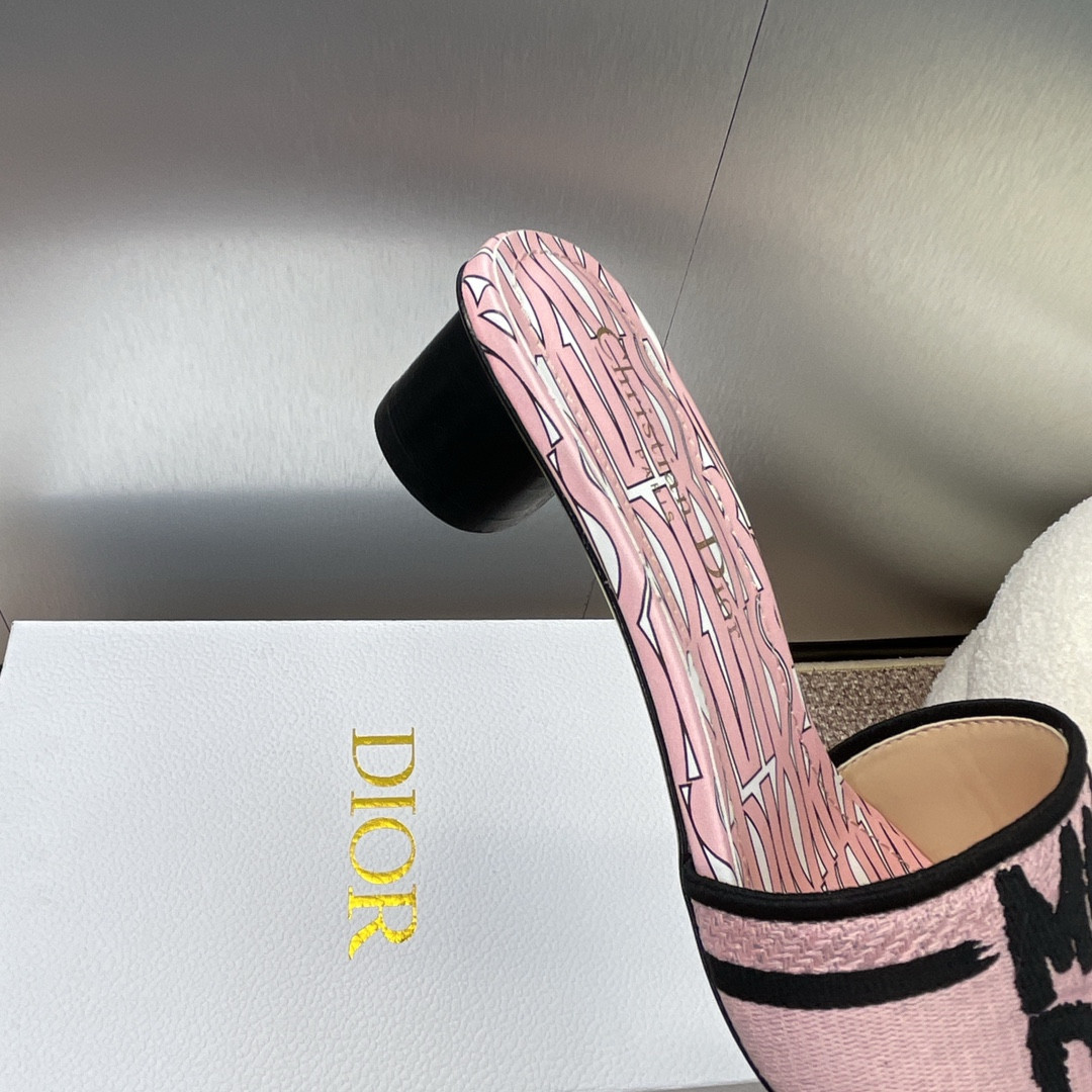 ua D*or dway heeled slide