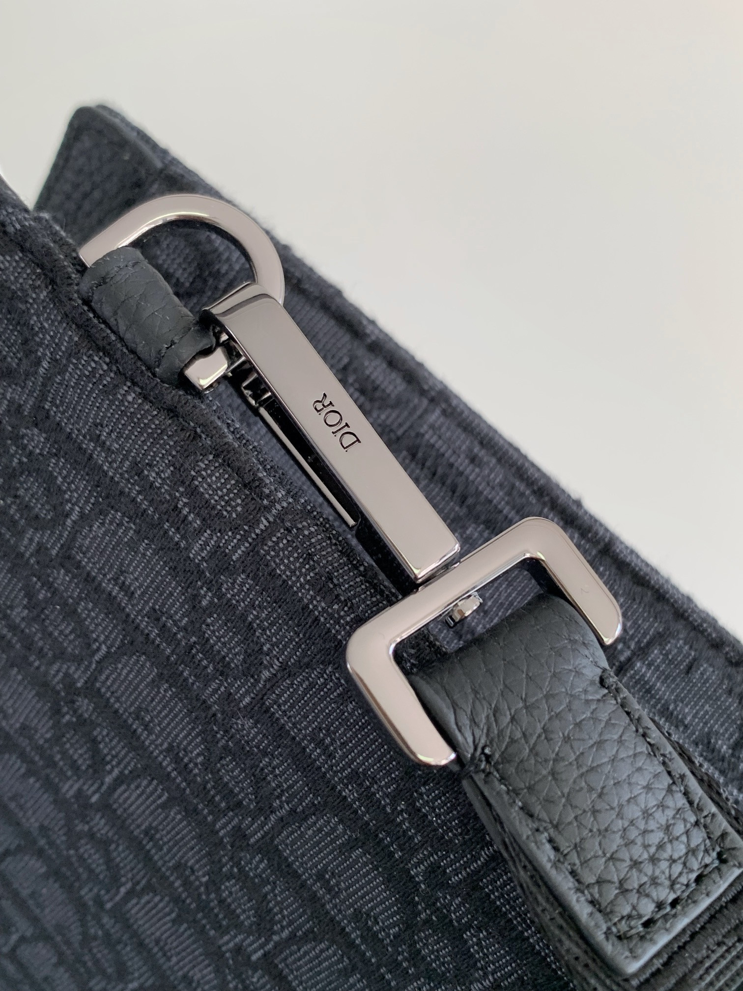 Dior A5 Triangle Pouch 27 x 19.5 x 6 cm