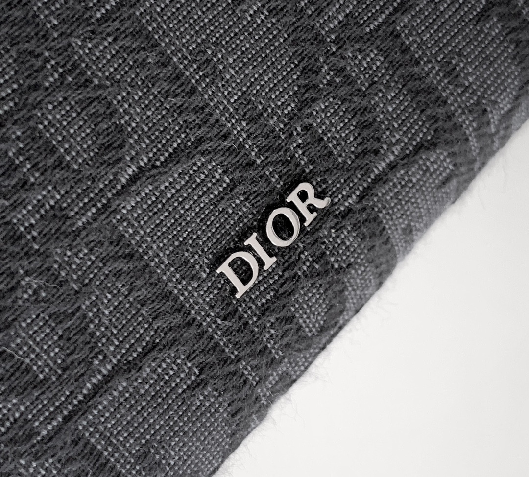Dior A5 Triangle Pouch 27 x 19.5 x 6 cm