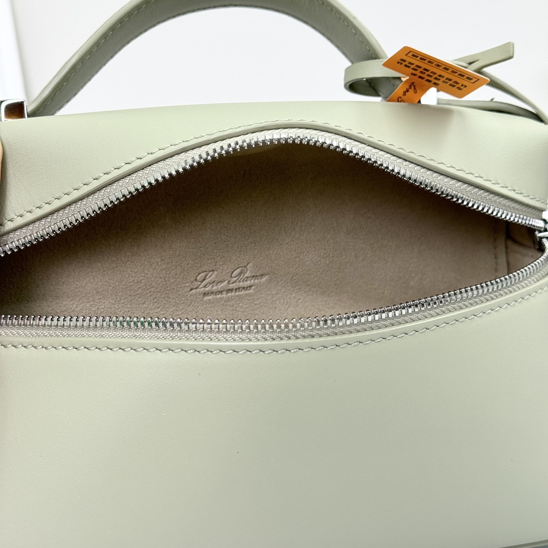 Loro Piana Extra Pocket L19  Smooth Calfskin 11 x 19 x 6.5 cm