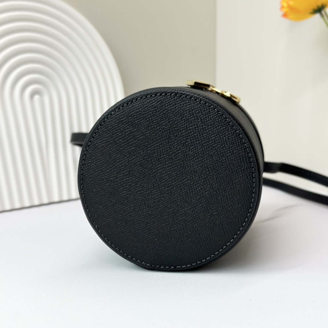 Loro Piana Extra Case Textured Calfskin 12 x16 x12cm