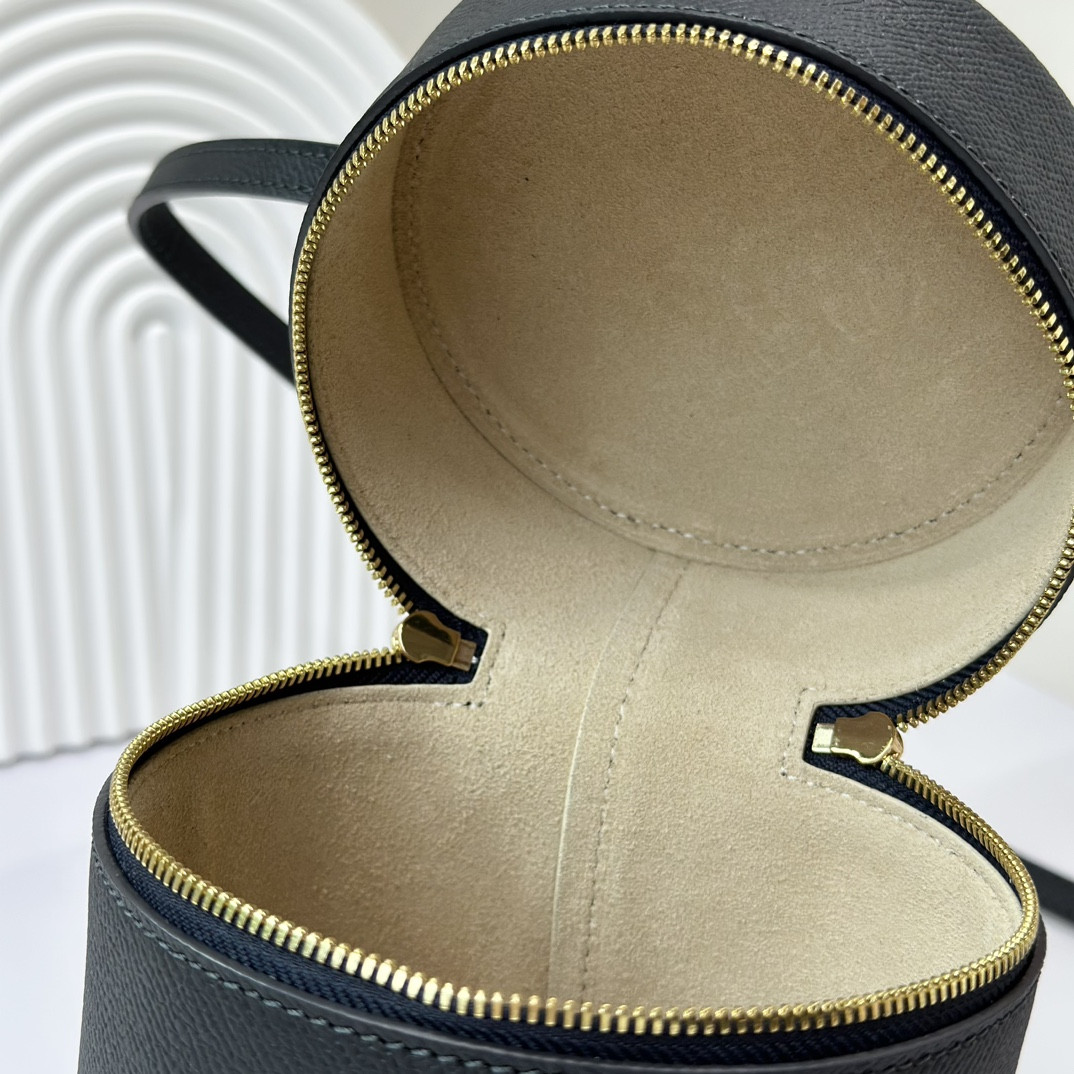 Loro Piana Extra Case Textured Calfskin 12 x16 x12cm