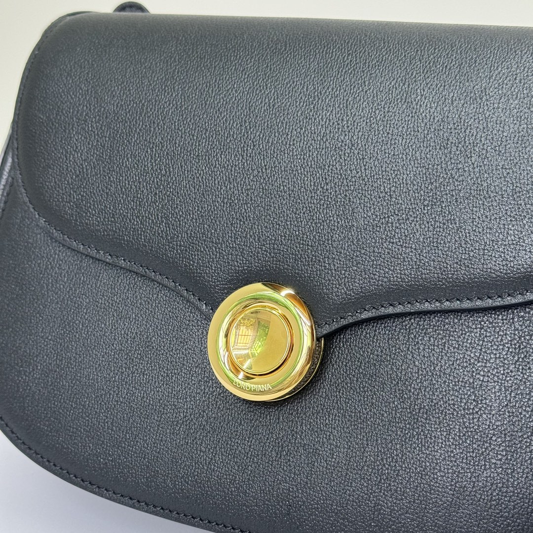 Loro Piana Small Ghiera Bag 23x16x8 cm