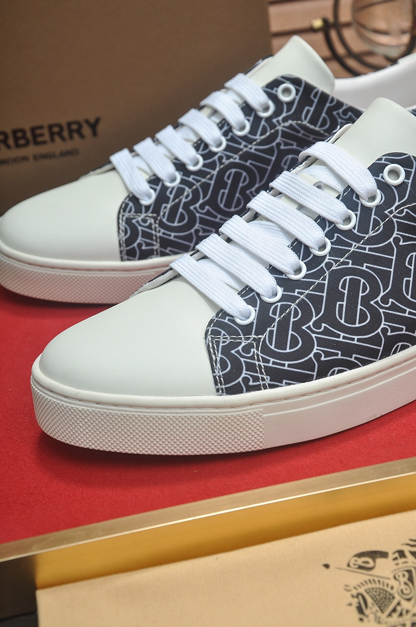 UA Burberry Sneakers