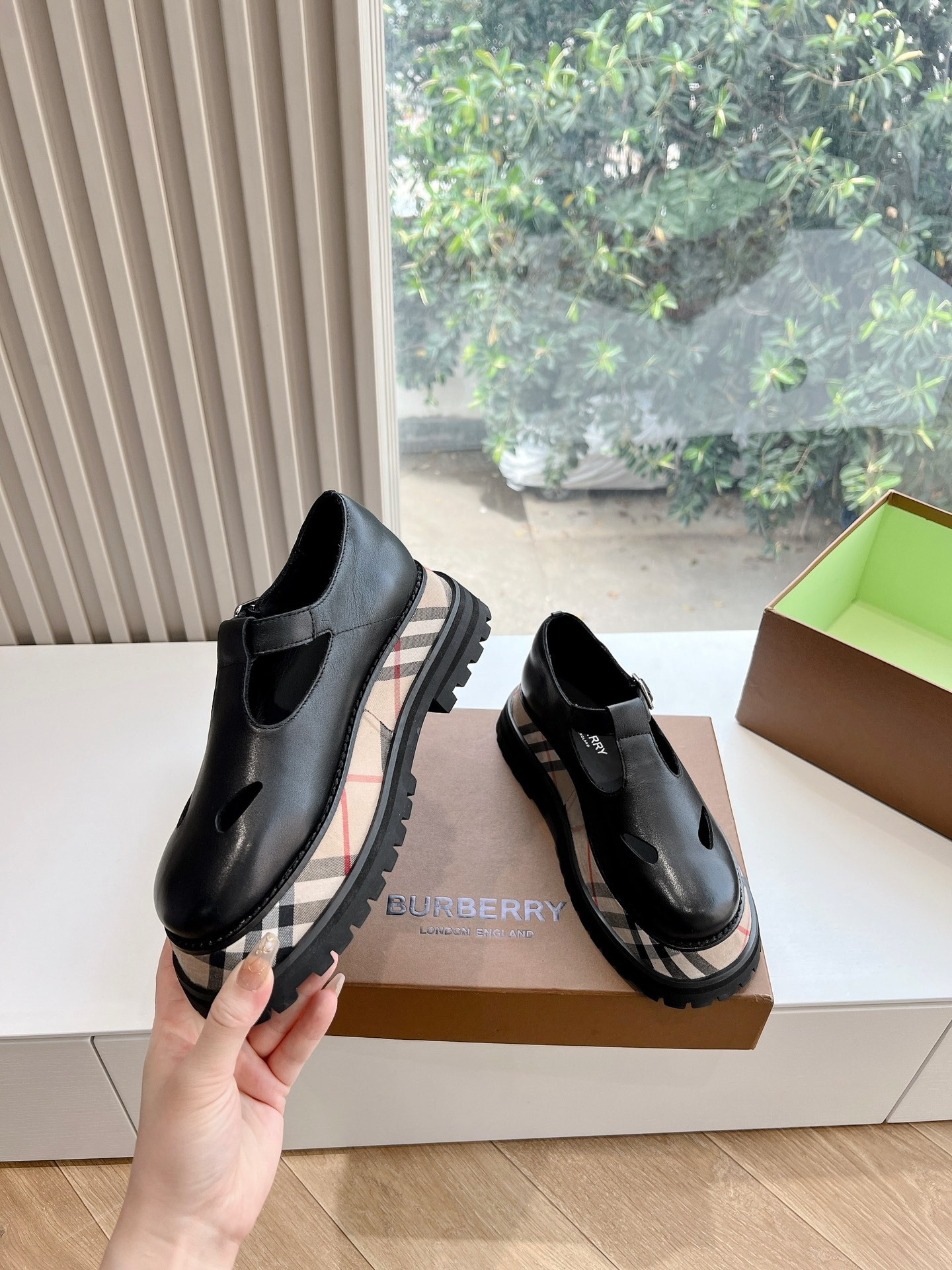 UA Burberry Check Leather Flats