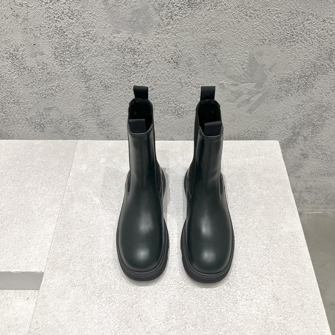 UA Burberry Leather Creeper Chelsea Boots