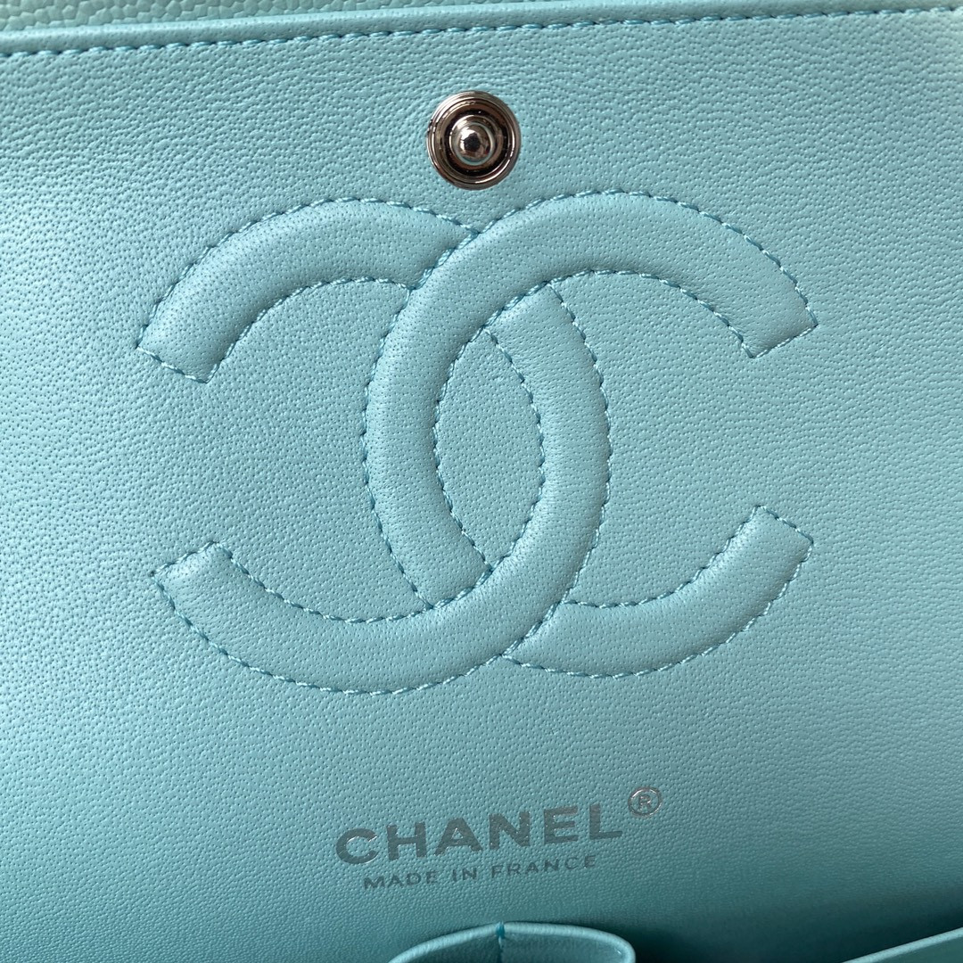 Chanel Classic Flap Bag 15.5×25.5×6.5cm