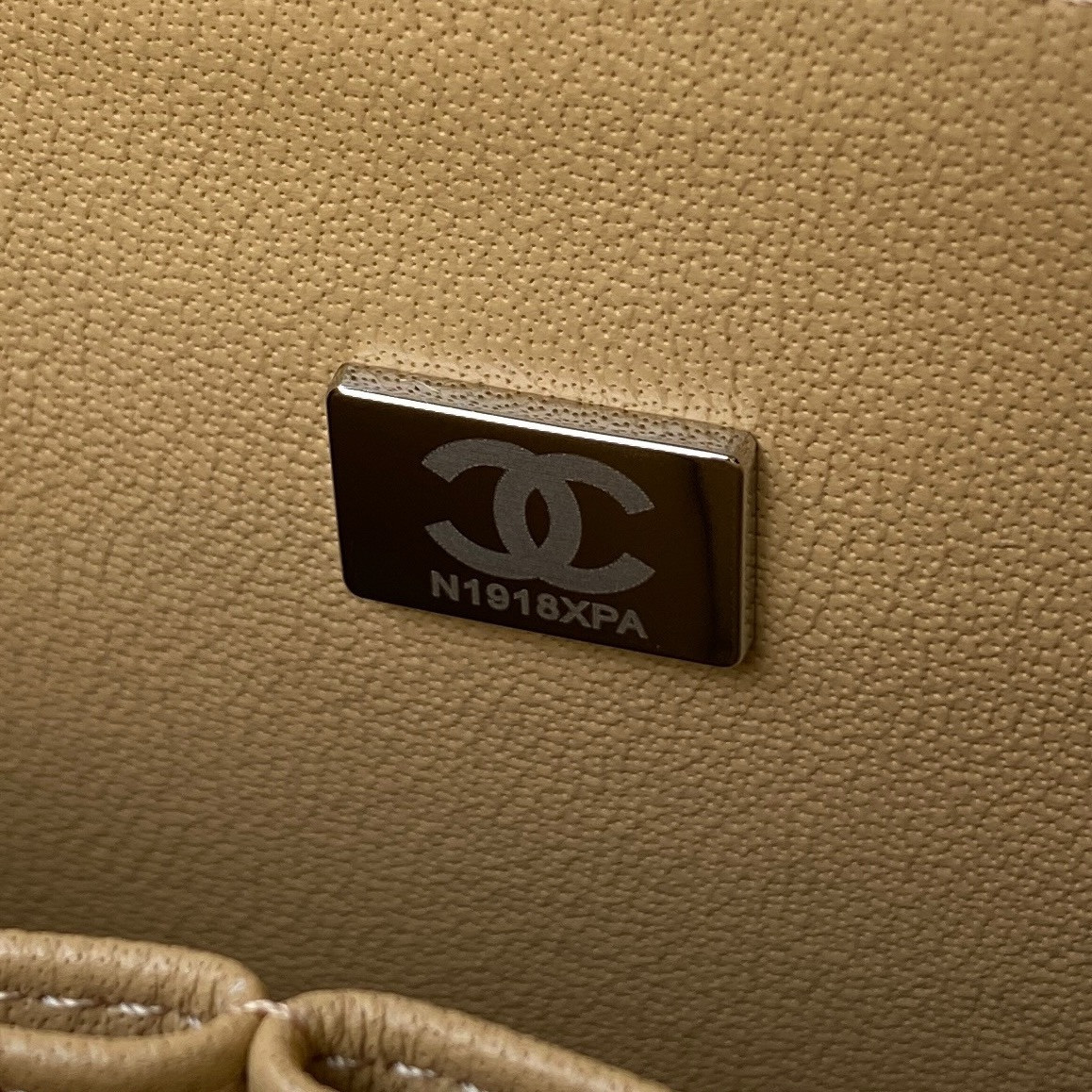 Chanel Classic Flap Bag 15.5×25.5×6.5cm