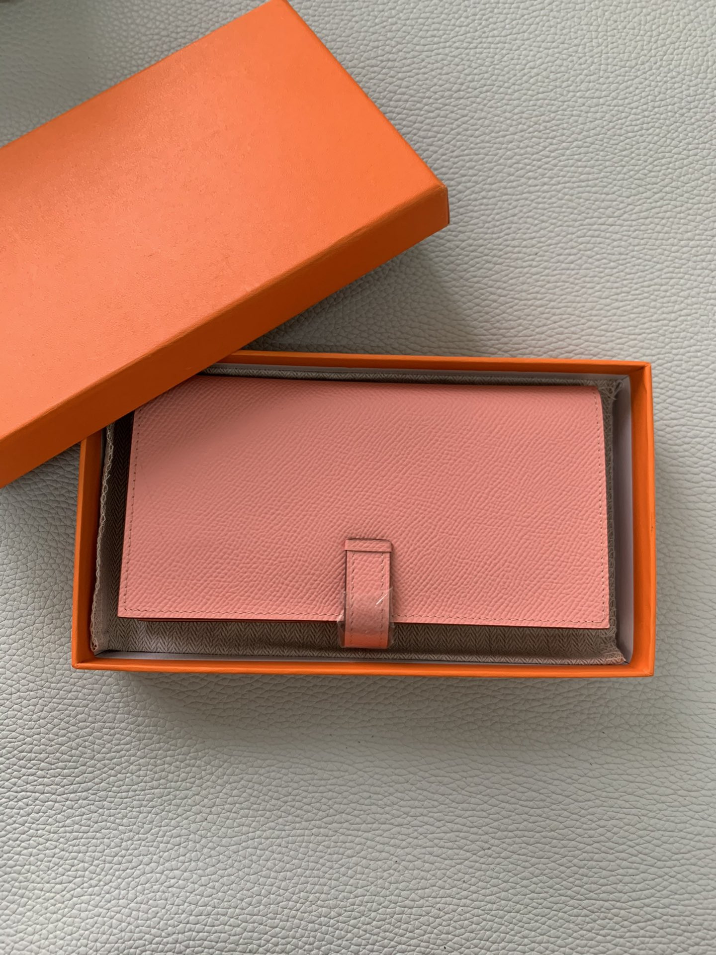 Hermès Long Wallet 17.5x9.5CM