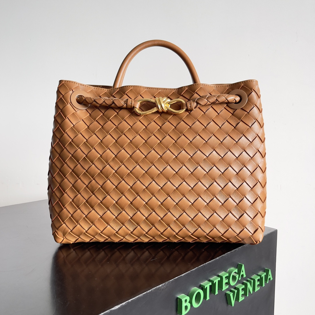 Bottega Veneta Medium Andiamo 32x25x11CM