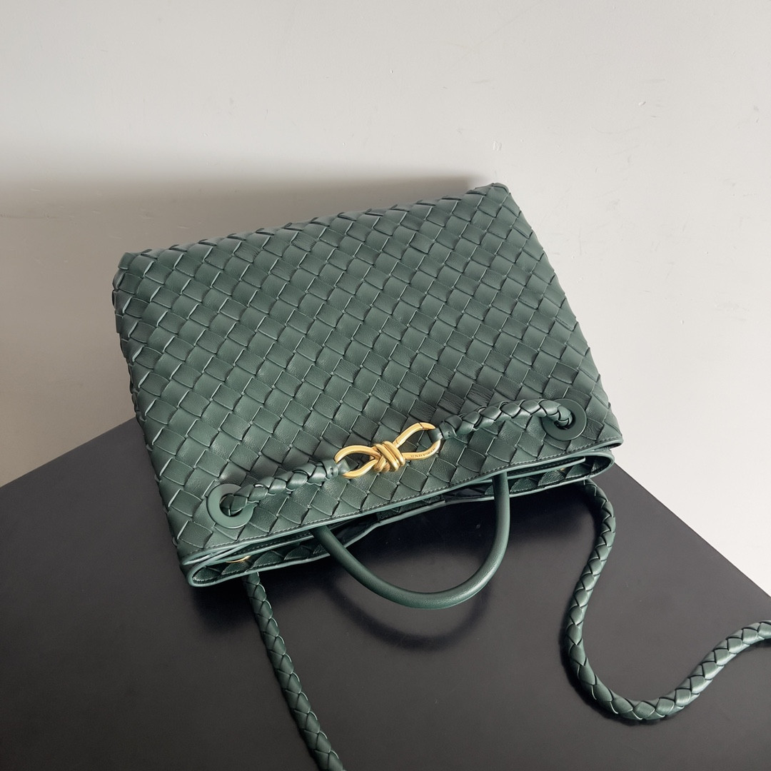 Bottega Veneta Medium Andiamo 32x25x11CM