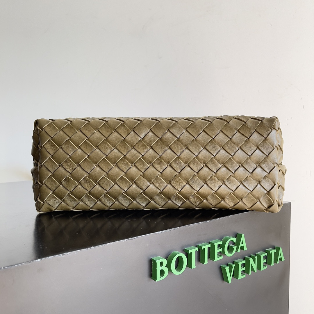 Bottega Veneta Medium Andiamo 32x25x11CM