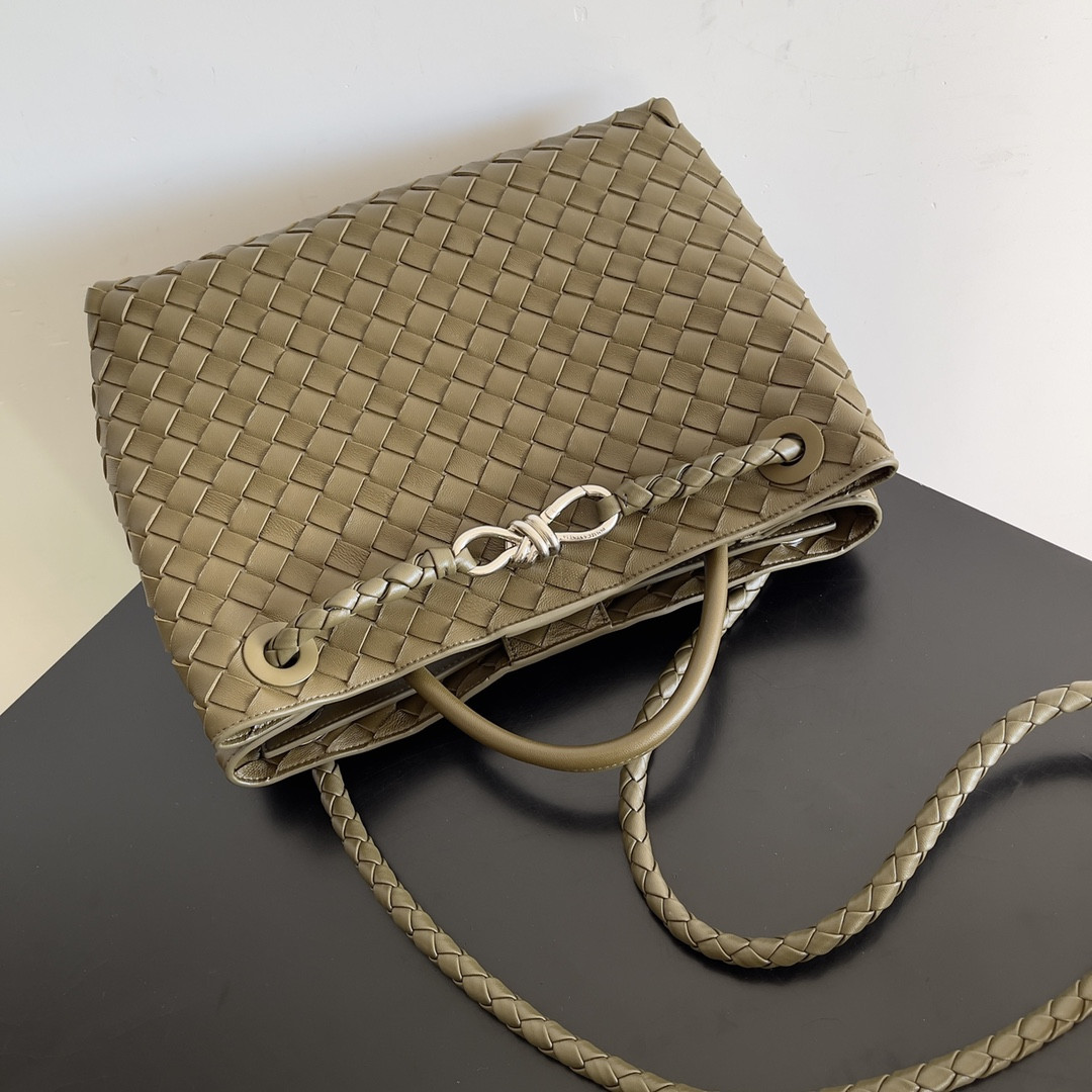 Bottega Veneta Medium Andiamo 32x25x11CM