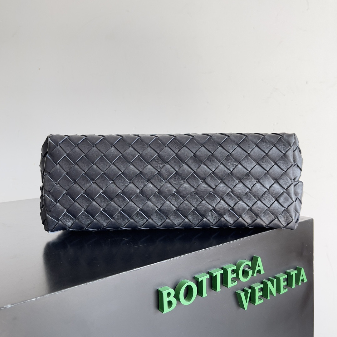 Bottega Veneta Medium Andiamo 32x25x11CM