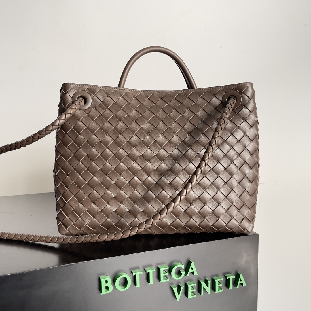 Bottega Veneta Medium Andiamo 32x25x11CM