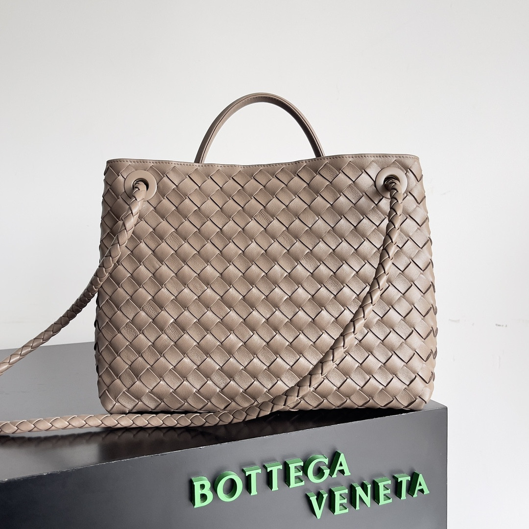 Bottega Veneta Medium Andiamo 32x25x11CM