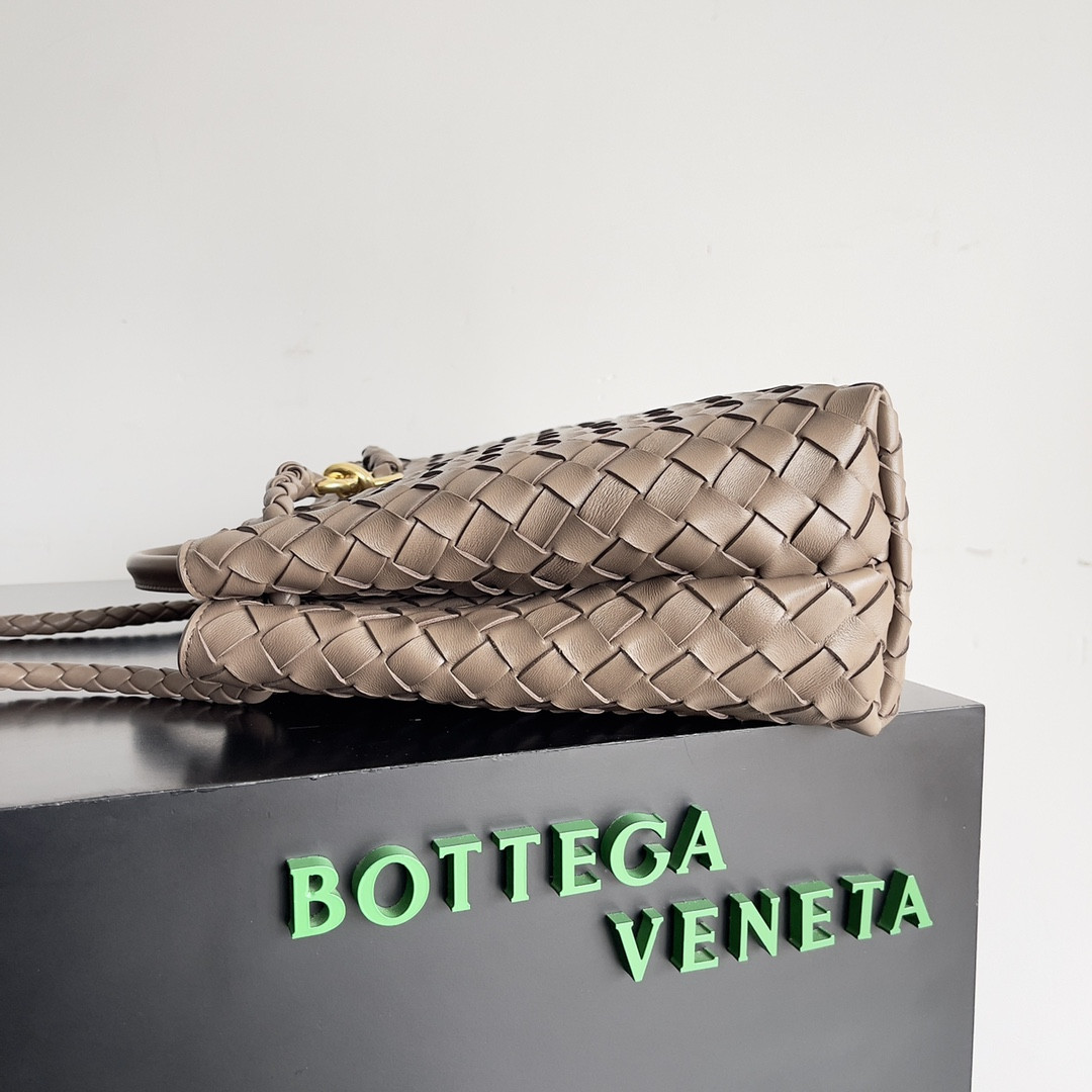 Bottega Veneta Medium Andiamo 32x25x11CM