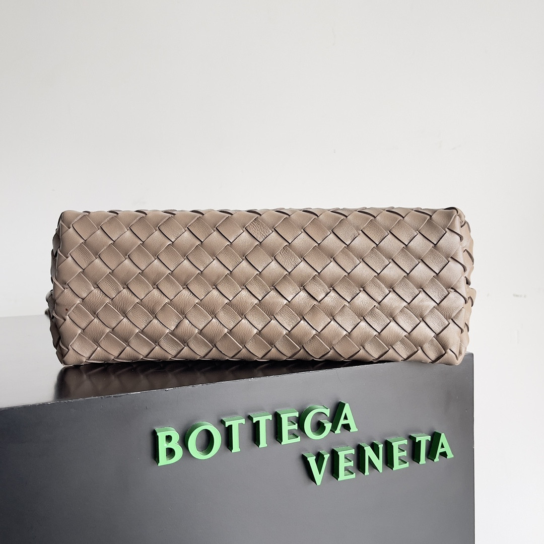 Bottega Veneta Medium Andiamo 32x25x11CM