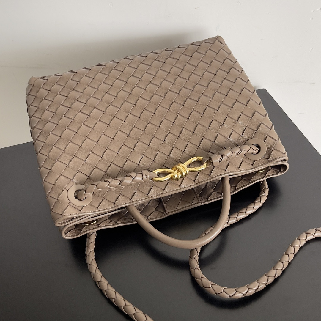 Bottega Veneta Medium Andiamo 32x25x11CM