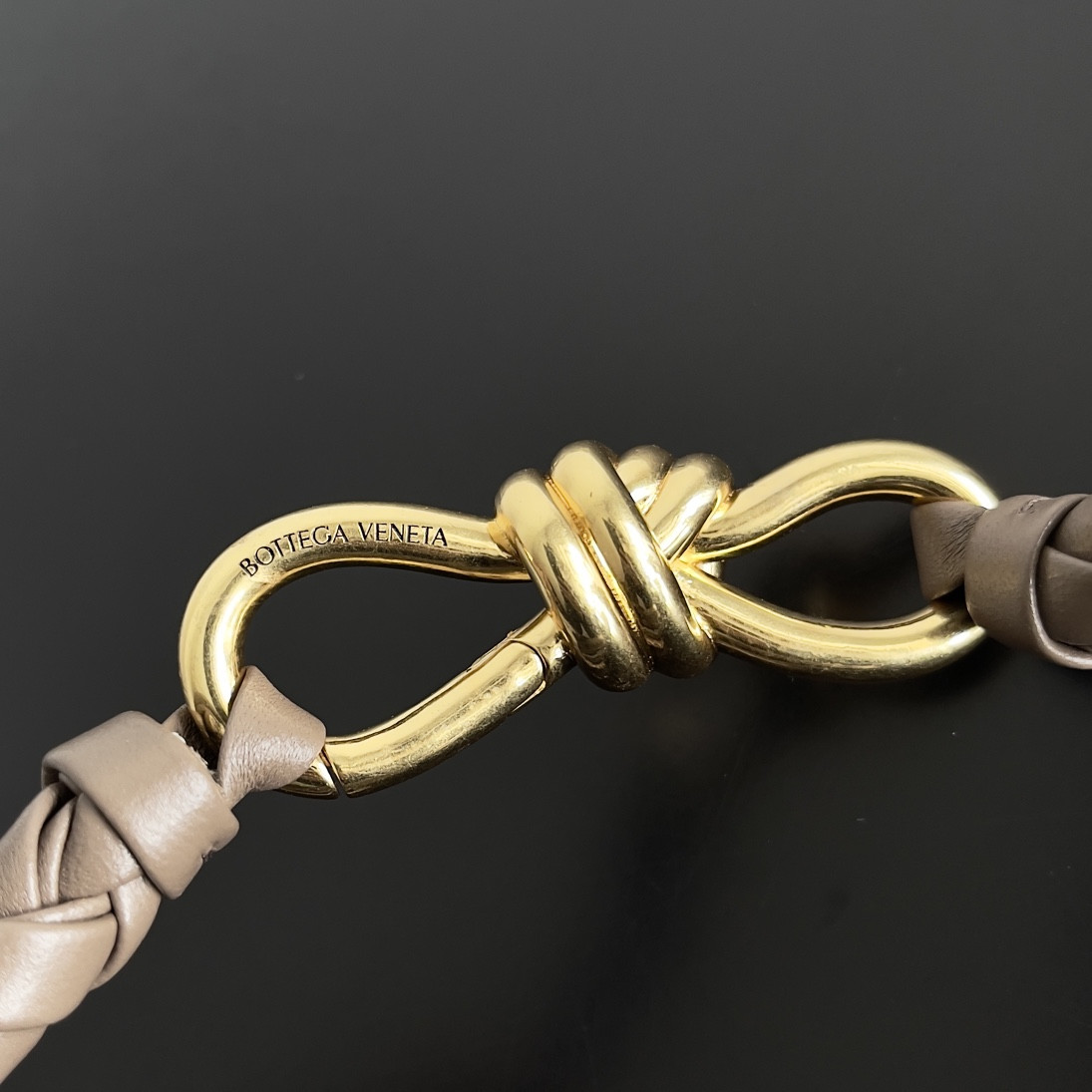 Bottega Veneta Medium Andiamo 32x25x11CM