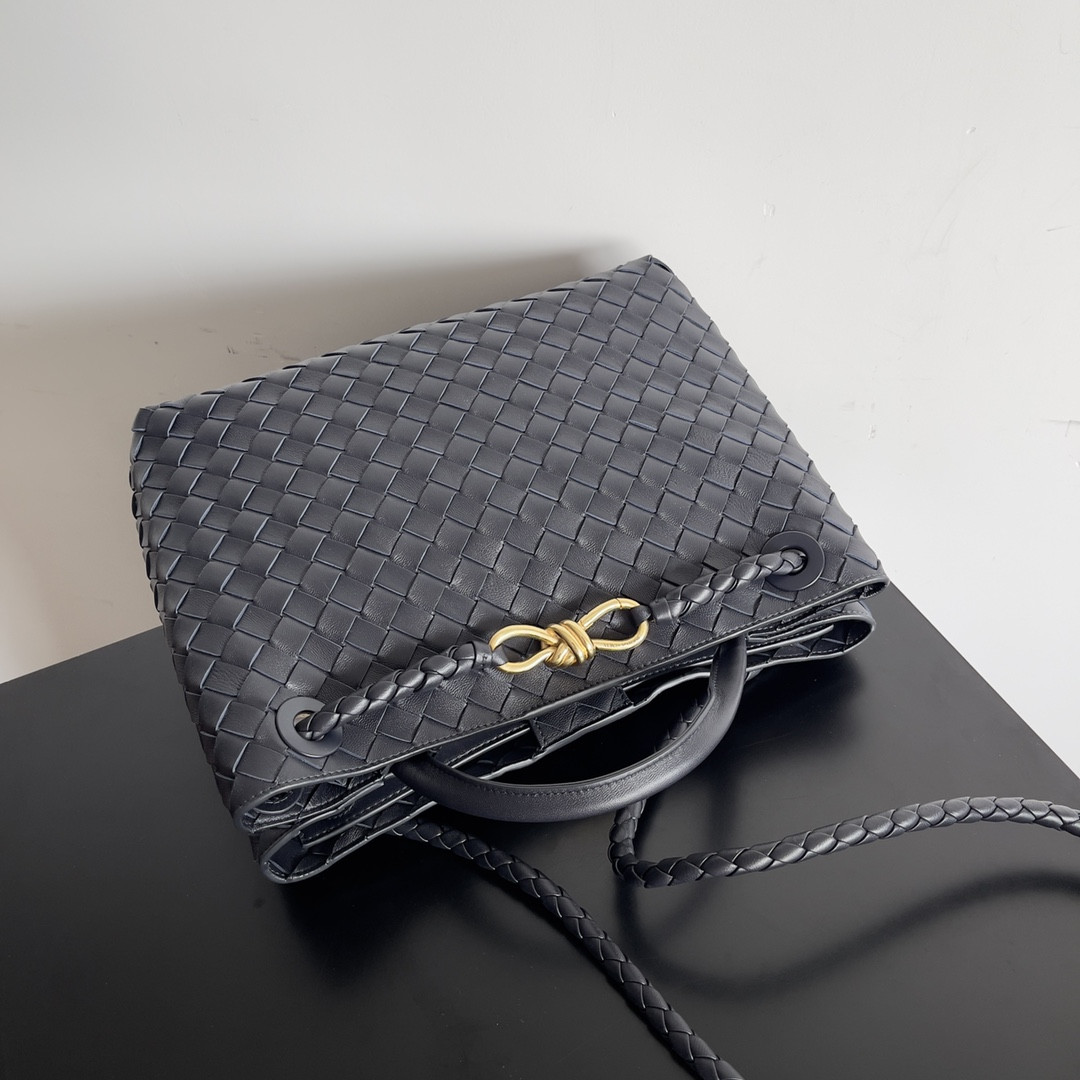 Bottega Veneta Medium Andiamo 32x25x11CM