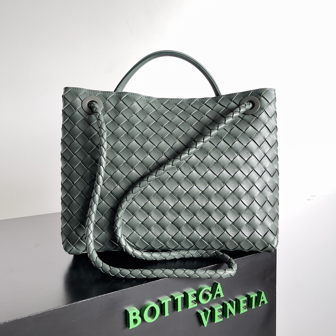 Bottega Veneta Medium Andiamo 32x25x11CM
