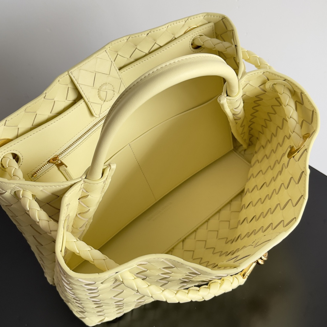 Bottega Veneta Medium Andiamo 32x25x11CM