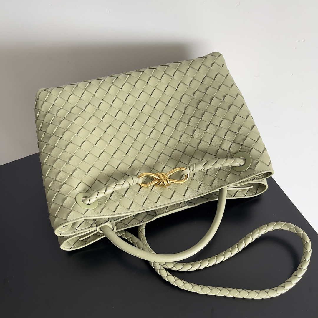 Bottega Veneta Medium Andiamo 32x25x11CM