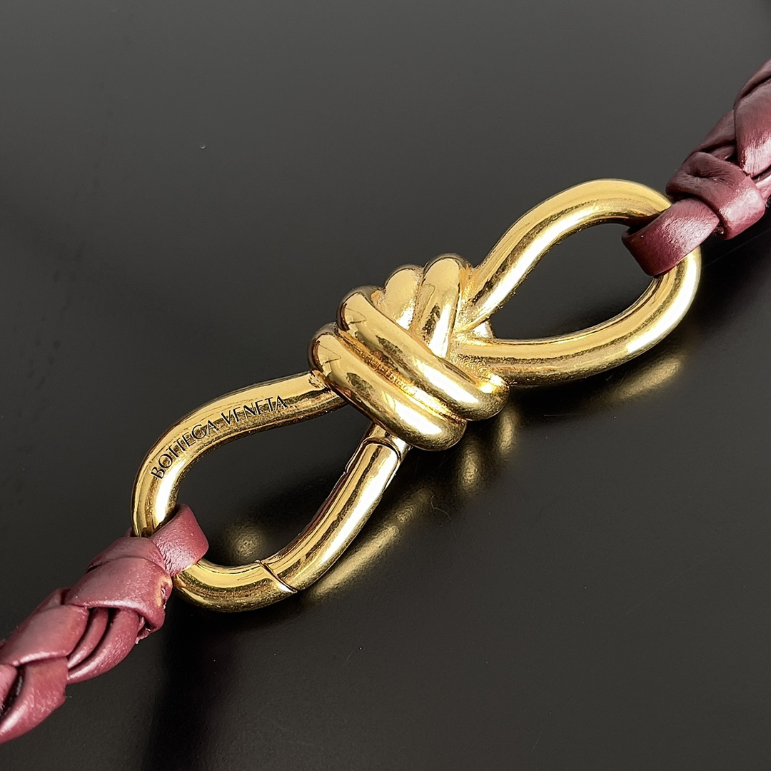 Bottega Veneta Small Andiamo 25x22x10.5cm