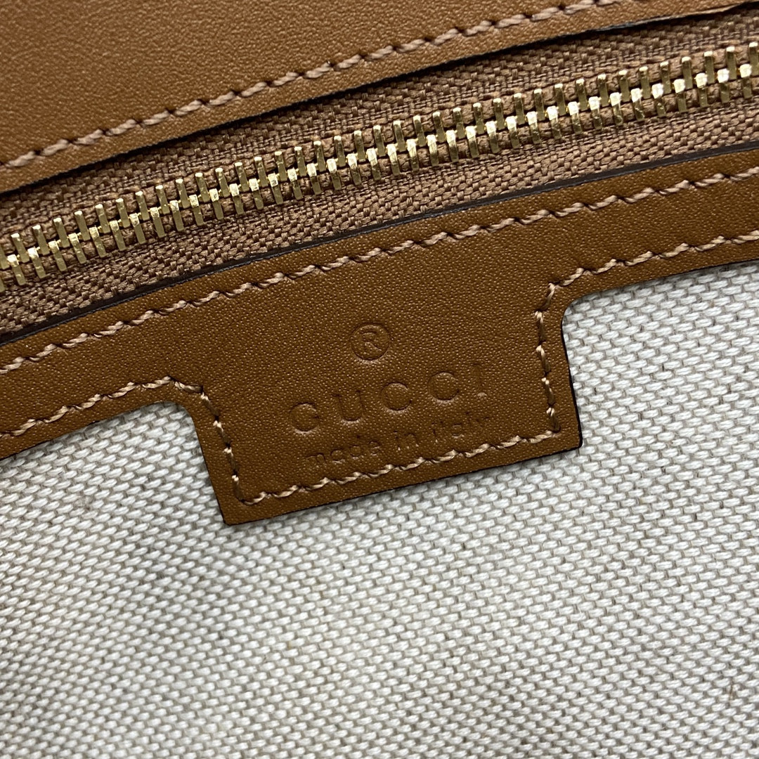 GUCCI BLONDIE Medium TOP HANDLE BAG 27x 17x 7cm