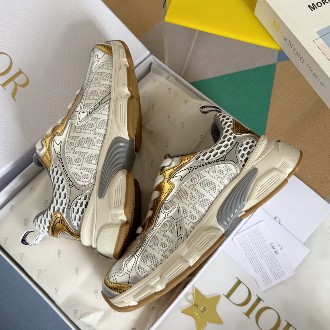 UA Dior Vibe Sneaker